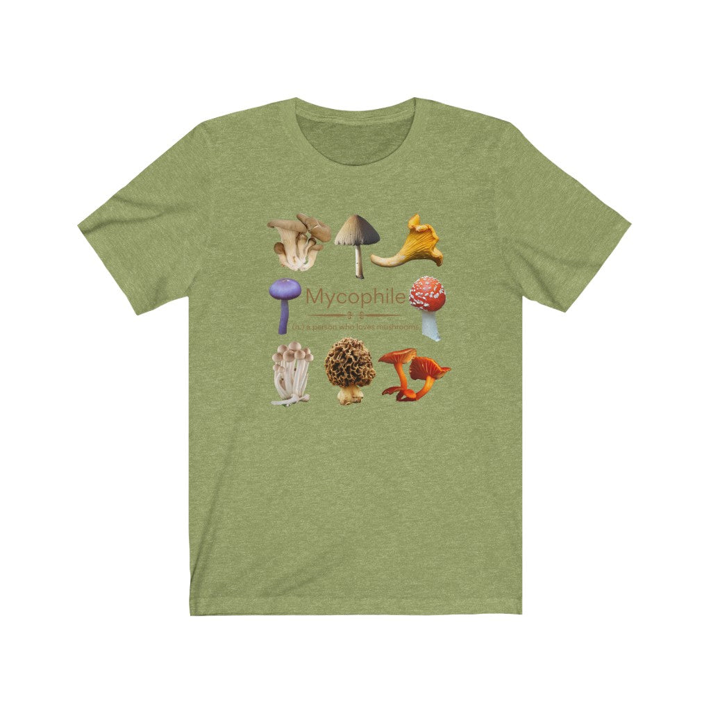 Mycophile (realistic) - mushroom lover T-shirt