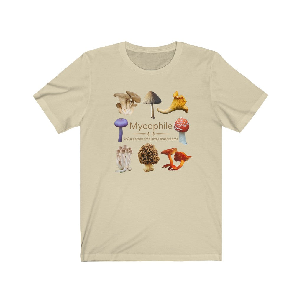 Mycophile (realistic) - mushroom lover T-shirt